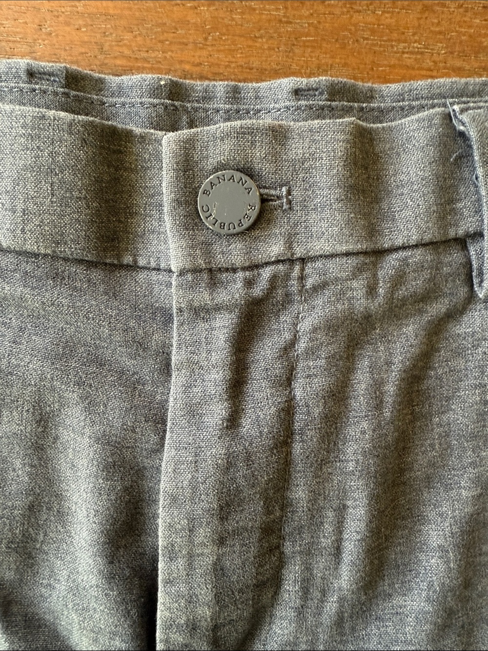 Banana Republic Men's Charcoal Gray Shorts -Size 34 - Picture 4 of 9